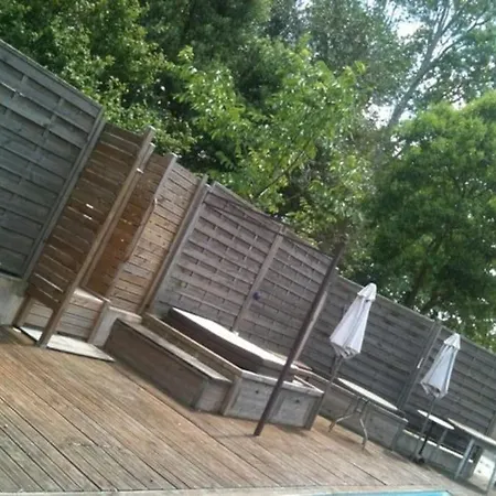 - Maison De - Piscine