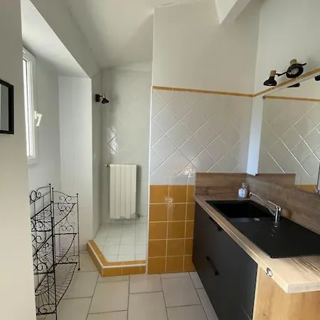 - Maison De - Piscine * ナルボンヌ