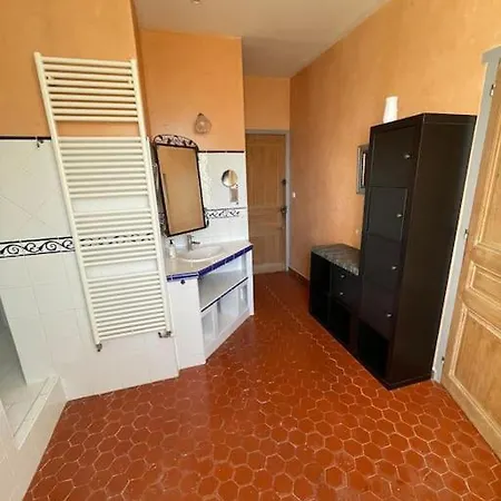 - Maison De - Piscine * ナルボンヌ